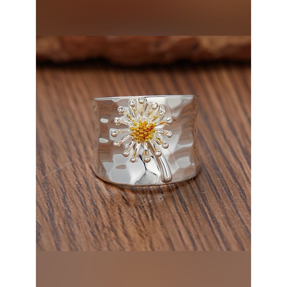 Daisy ring #2644 - Picture 1 of 4